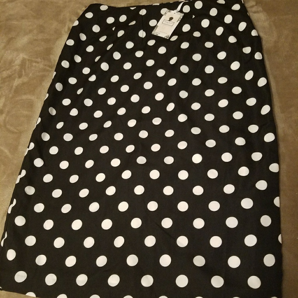 Dainty Jewell's polka dot skirt no slit